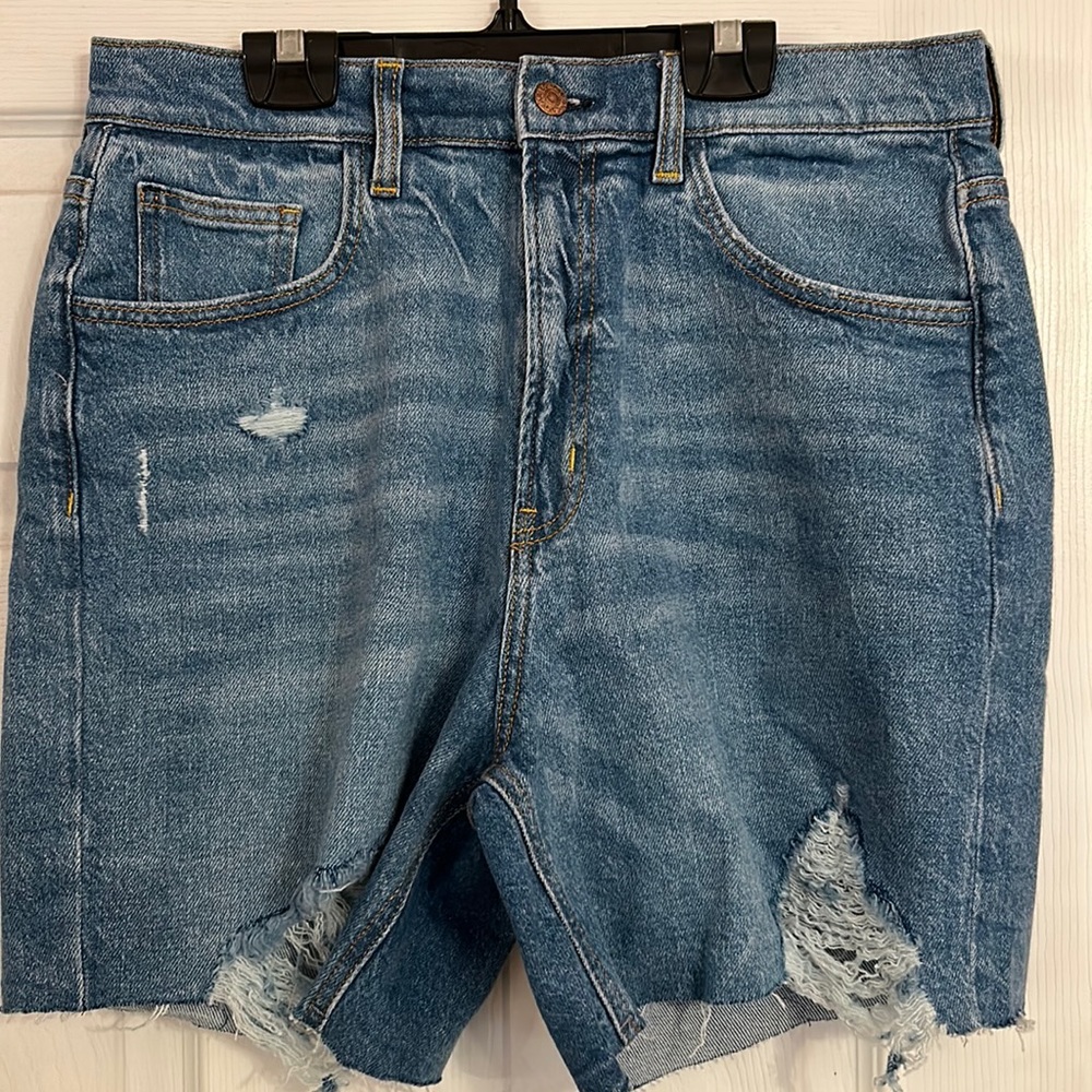 ARIZONA Hi-rise rip shorts